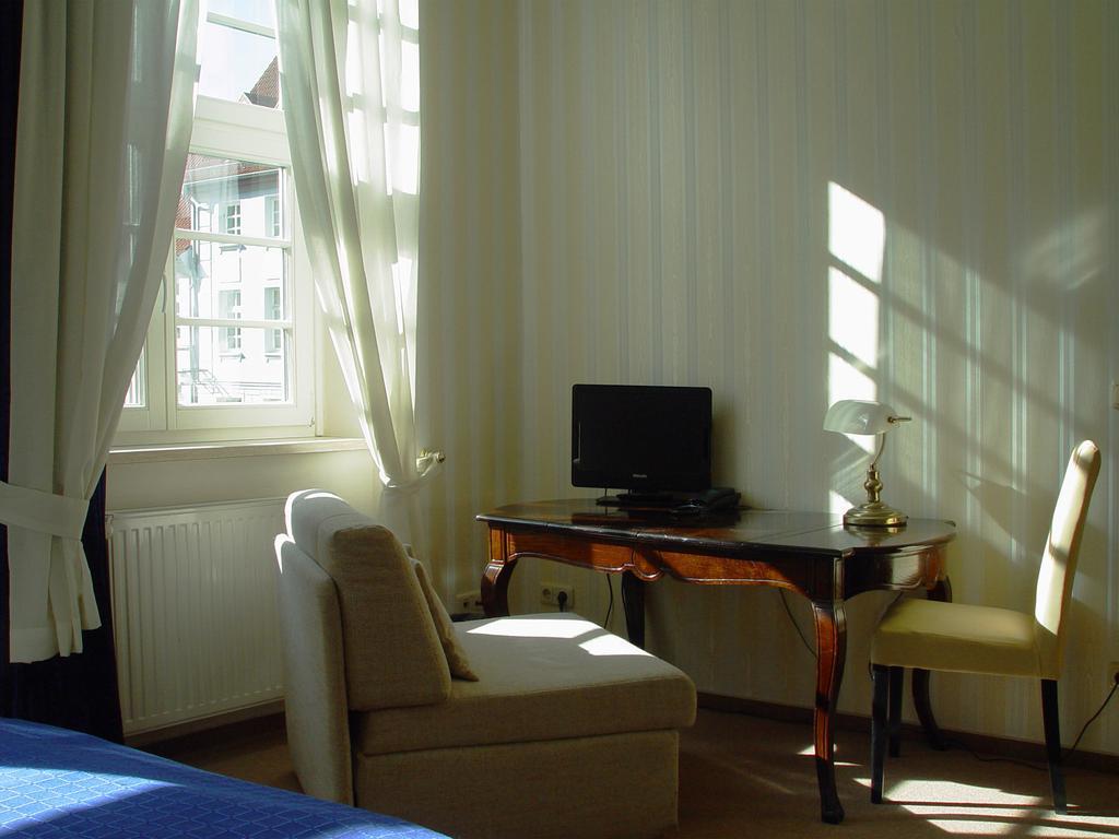 Hotel Altes Hafenhaus Rostock Ruang foto