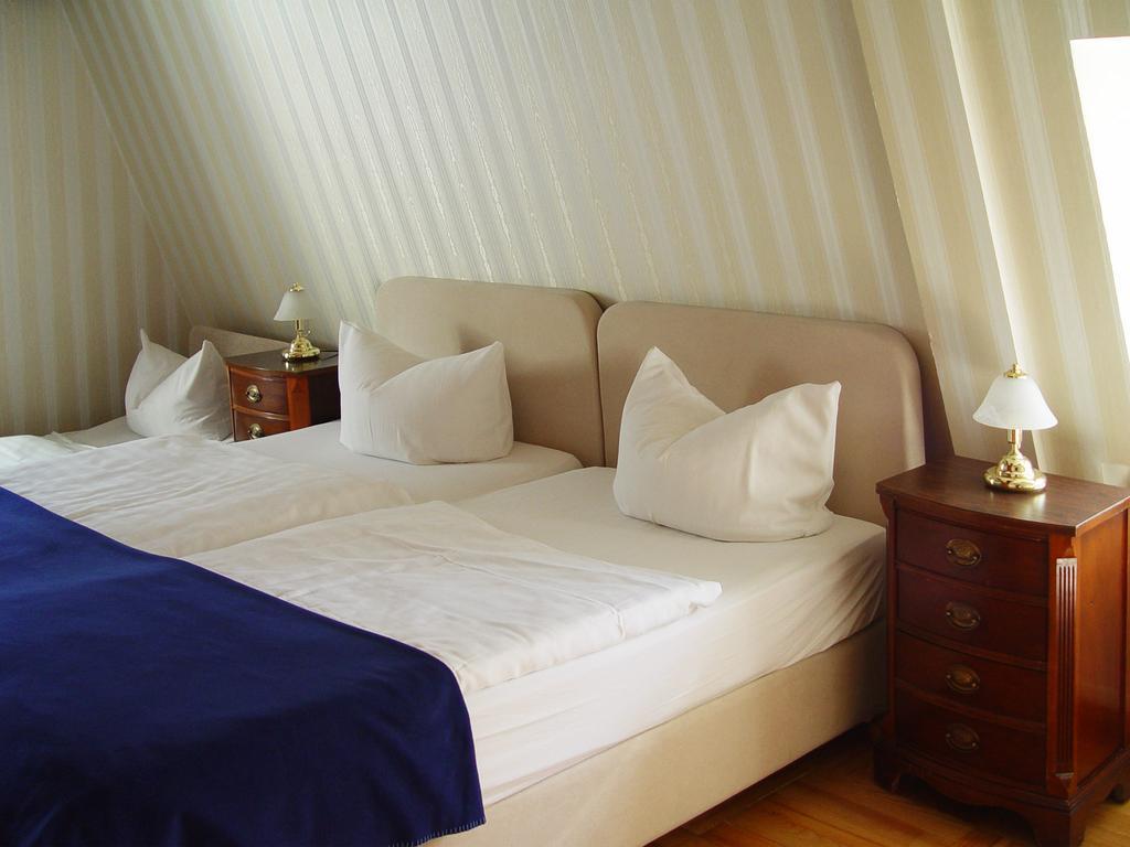 Hotel Altes Hafenhaus Rostock Ruang foto